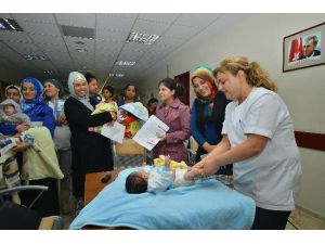 Bebeklerin Masaj Keyfi