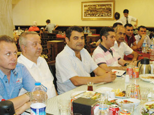 KMS Basının Karşısında