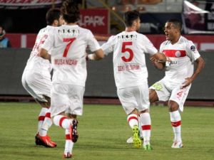 Soyunma Odasına 1-0 Önde Gittiler