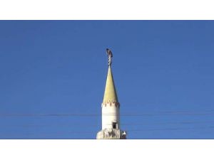 Minarenin Tepesine Çıktı