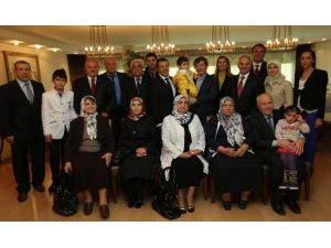 Davutoğlu Pilotlarla Kahvaltı Yaptı