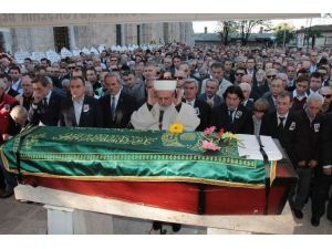 Kestane Şekerinin Babası Uğurlandı