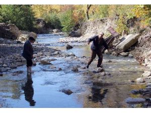 Üç Yıldır Bekliyorlar