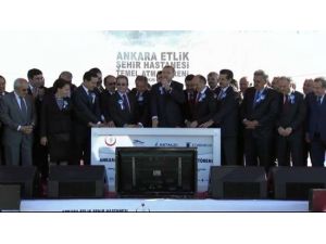 Şehir Hastanesinin Temelini Attı