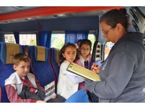 Minikler ’şoför Anne’ye Emanet