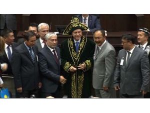 Erdoğan’a Kaftan Hediye Edildi
