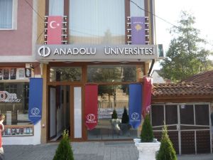 Anadolu Üniversitesi Kosova’da Büro Açtı