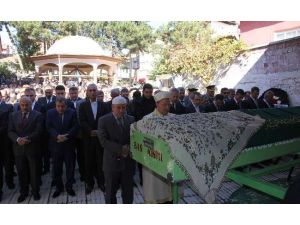 Cenaze Törenine Katıldı