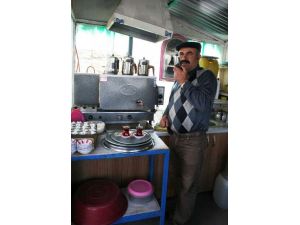 Müşterilerine Telsiz Dağıttı