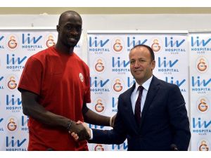 Galatasaray Liv Hospital, Pops Mensah İle Sözleşme İmzaladı