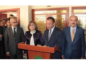 Küfürde Onunla Yarışamayız