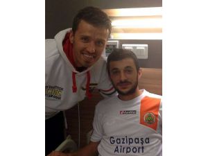 Caner’den İyi Haber Var