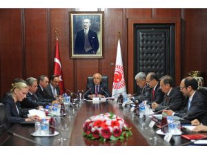 Tbmm Başkanı Çiçek, Belarus Dışişleri Bakanı Mekeyi Kabul Etti