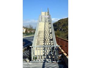 Çıkışı Var, İnişi Yok