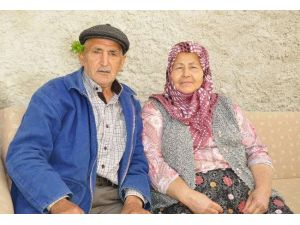 53 Yıldır Kulağında