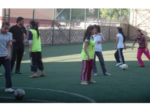 Siirt Hasbey Bayan Futbol Takımı Sezonun İlk Maçına Çıkıyor