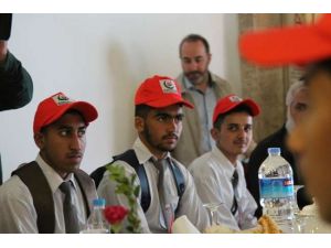 “her Sınıfın Bir Yetim Kardeşi Var”