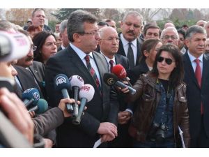 Ecevit Kabri Başında Anıldı