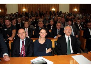 Kılıçdaroğlu, Altın Kemerin Verildiği Balabana Altın Taktı