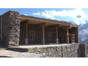 900 Yıllık Tarihi Camiye Sahip Çıktılar