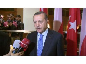 Başbakan Soyunma Odasında Tebrik Etti