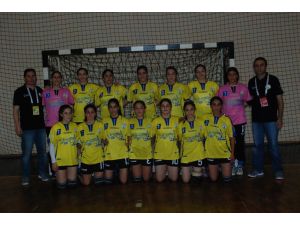 Osmangazi Belediyespor, Henbolda Namağlup Şampiyonluğa Koşuyor