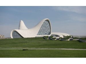 Bakü’nün Simgesinde Türk İmzası