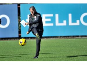 Galatasaray, Fenerbahçe Maçı Hazırlıklarını Sürdürdü