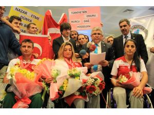 Milli Okçu Burcu Dağ, Altın Madalya İle Yurda Döndü