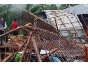 Filipinler Yerle Bir Oldu: 1200 Ölü