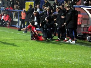Karabükspor İlk Yarıyı Önde Kapattı