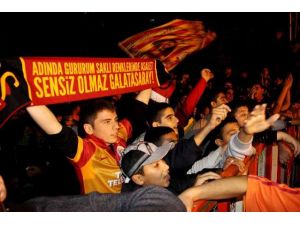 G.saray’lı Taraftarlardan Takımları İçin Kurban