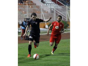 Adanaspor - Balıkesirspor Maçı 1-0 Devam Ediyor