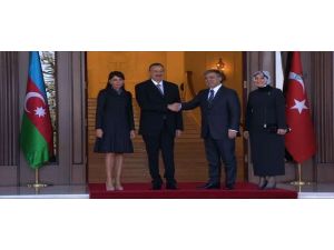 Gül, Azeri Mevkidaşıyla Bir Araya Geldi