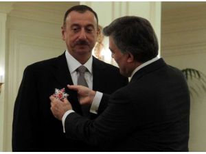 Karşılıklı ’nişan’laştılar