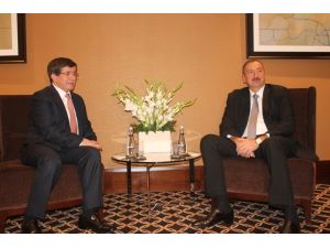 Bakan Davutoğlu, Azerbaycan Cumhurbaşkanı Aliyev’i Ziyaret Etti