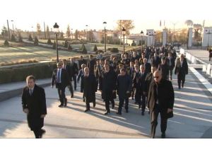 Babası Adına Yaptırılan Anıt Parkı Gezdi