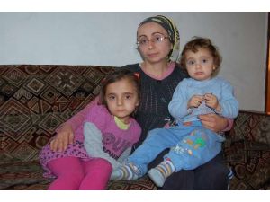 Çocuklarıyla Yaşam Mücadelesi Veriyor