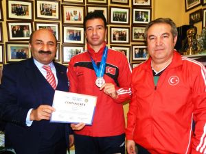 Dünya Şampiyonu Sararsporda