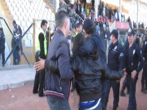 Aksaray’da Tribün Karıştı
