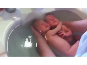 Kendilerini Hâlâ Anne Karnında Sanıyorlar