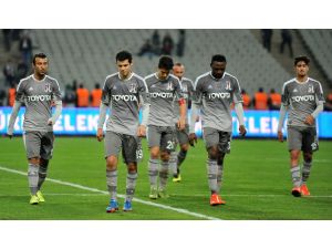 Beşiktaş, Lucescu’ya Boyun Eğdi