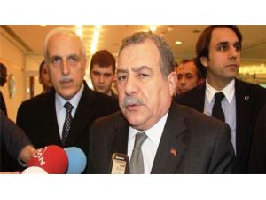 Vekillerden Bakan’a Pankartlı Protesto