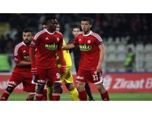 Yiğidolar Aslan’a Bileniyor