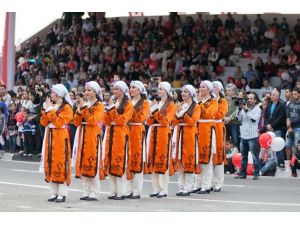 Yavru Vatanda Kuruluş Coşkusu