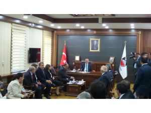 Başbakan Erdoğan, Valilik Ziyaretinden Miting Alanına Gitti