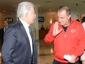 Terim Rica Etti, Belediye Asfaltladı