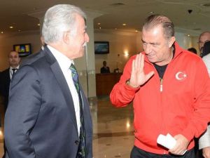 İmparator Rica Etti, Belediye Asfaltı Döktü