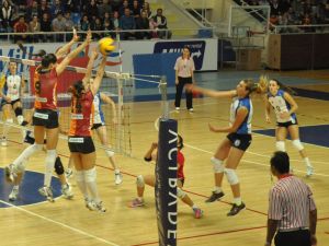 Acıbadem Bayanlar Voleybol Ligi