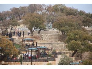 Peygamberlerin Kabirlerini Ziyaret Etti